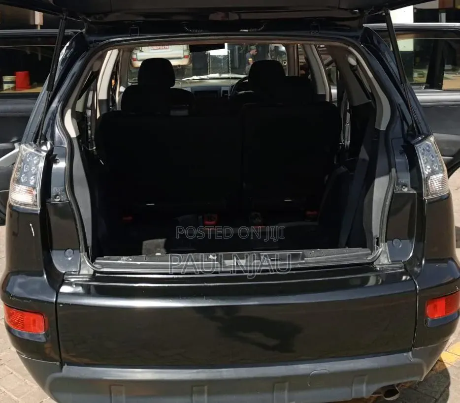 Mitsubishi Outlander 2010 Black