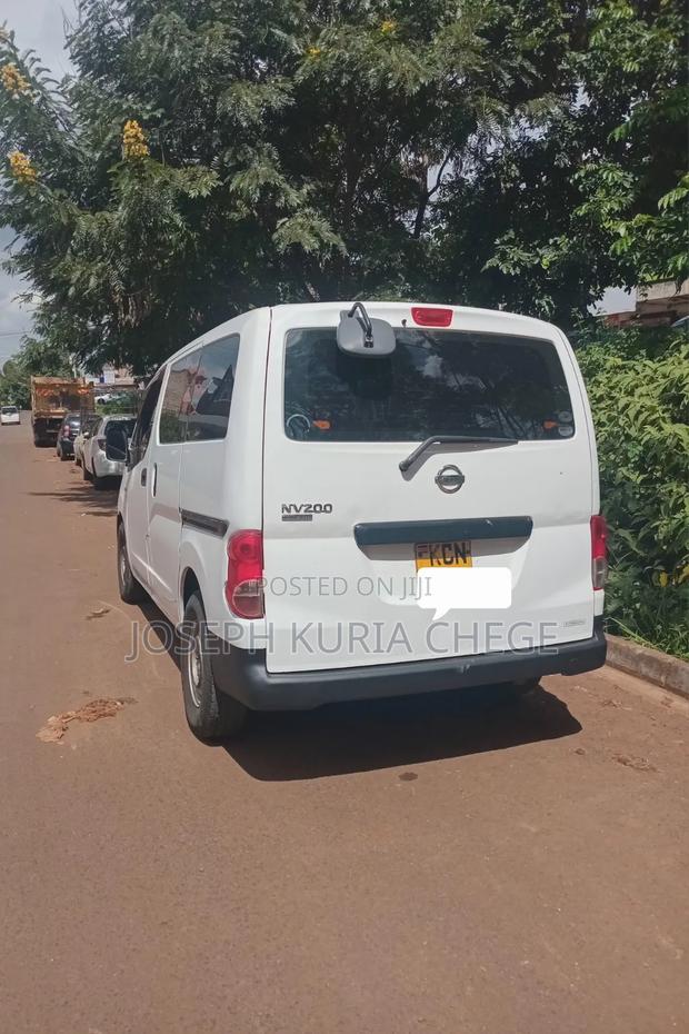 Nissan NV200 2010 White - thumbnail 2