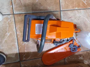 Heavy Duty and Approved Husqvarna Chainsaw Machine