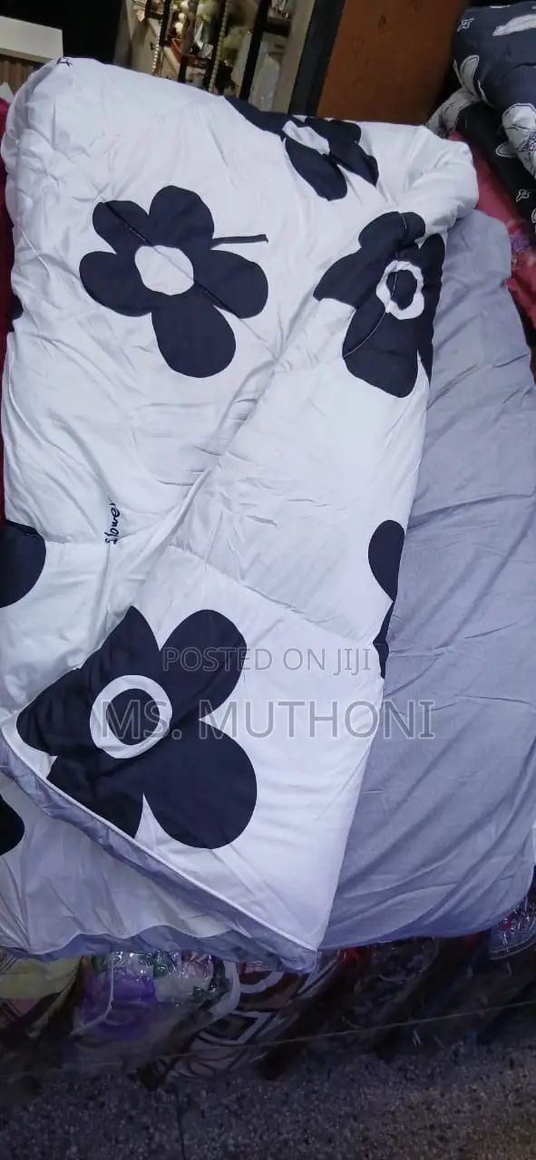 Quality Warm Binded Duvets / Comforters Sets. 6*7