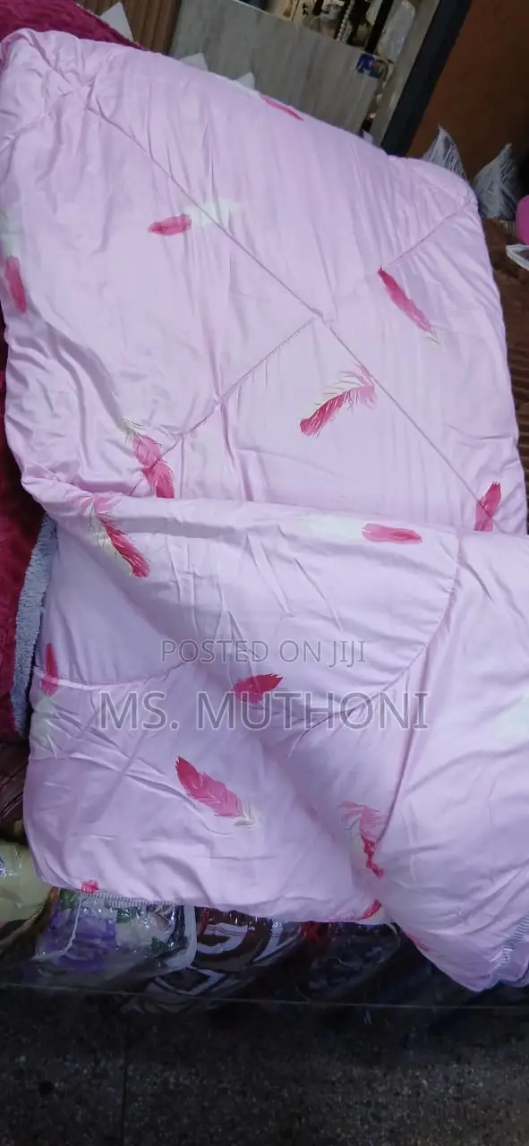 Quality Warm Binded Duvets / Comforters Sets. 6*7