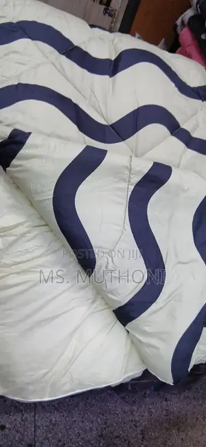 Quality Warm Binded Duvets / Comforters Sets. 6*7