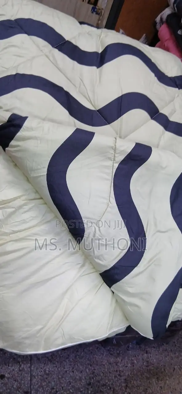 Quality Warm Binded Duvets / Comforters Sets. 6*7