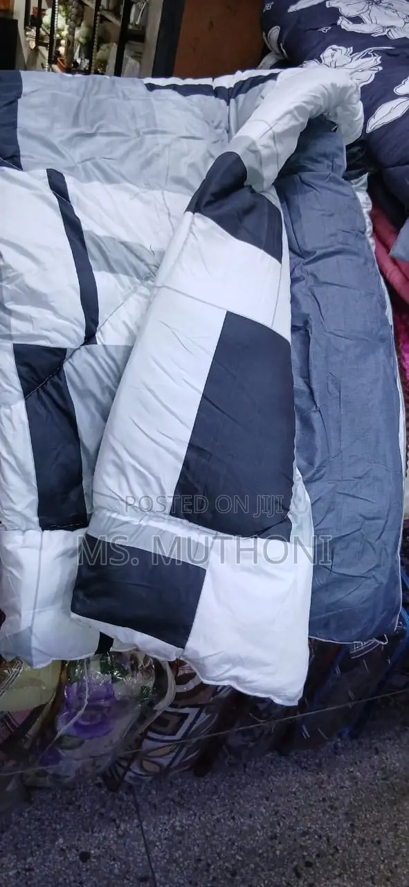 Quality Warm Binded Duvets / Comforters Sets. 6*7