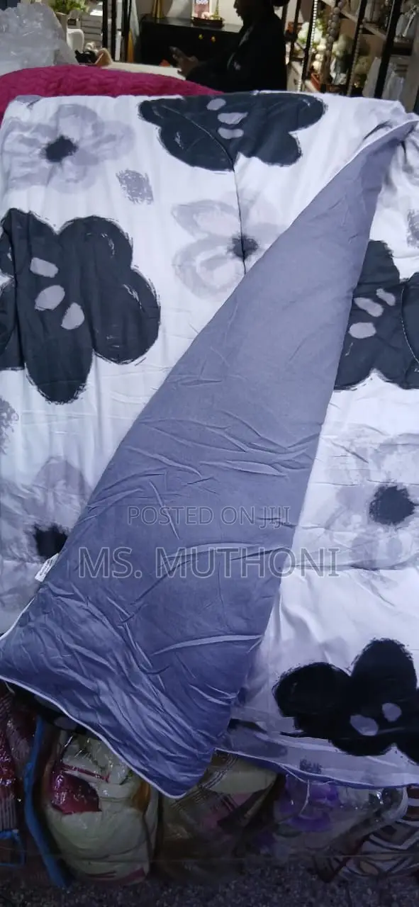 Quality Warm Binded Duvets / Comforters Sets. 6*7
