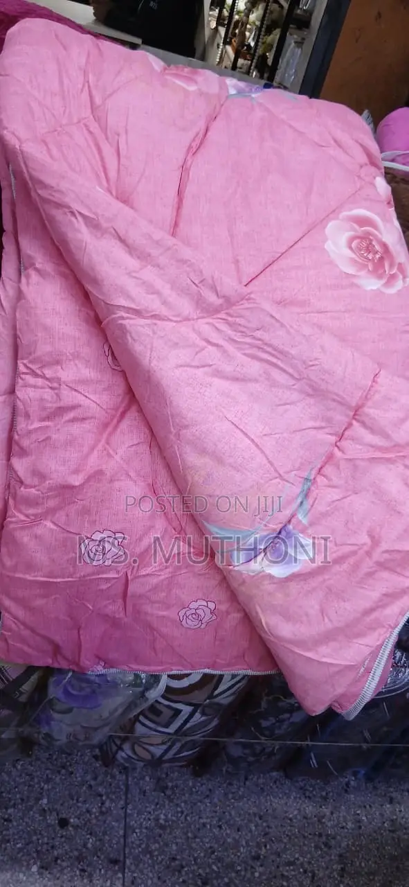 Quality Warm Binded Duvets / Comforters Sets. 6*7