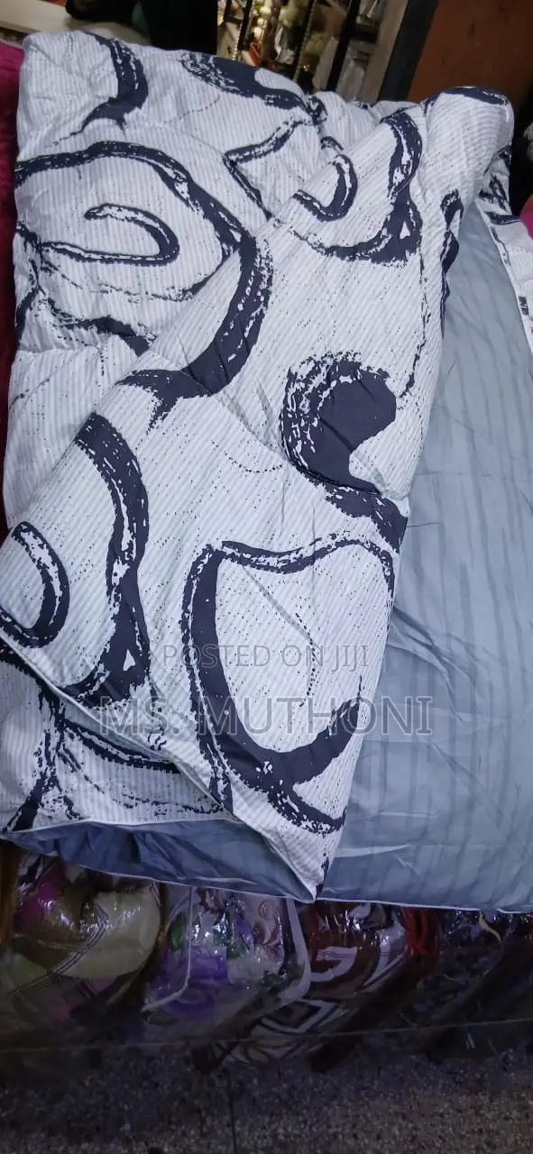Quality Warm Binded Duvets / Comforters Sets. 6*7