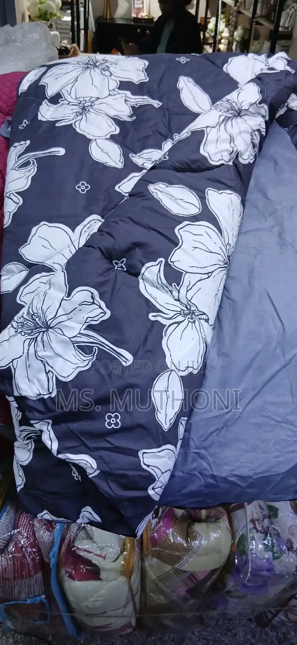 Quality Warm Binded Duvets / Comforters Sets. 6*7