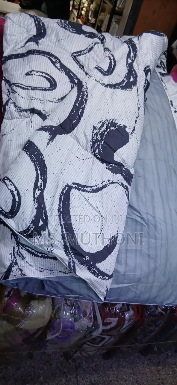 Quality Warm Binded Duvets / Comforters Sets. 6*7