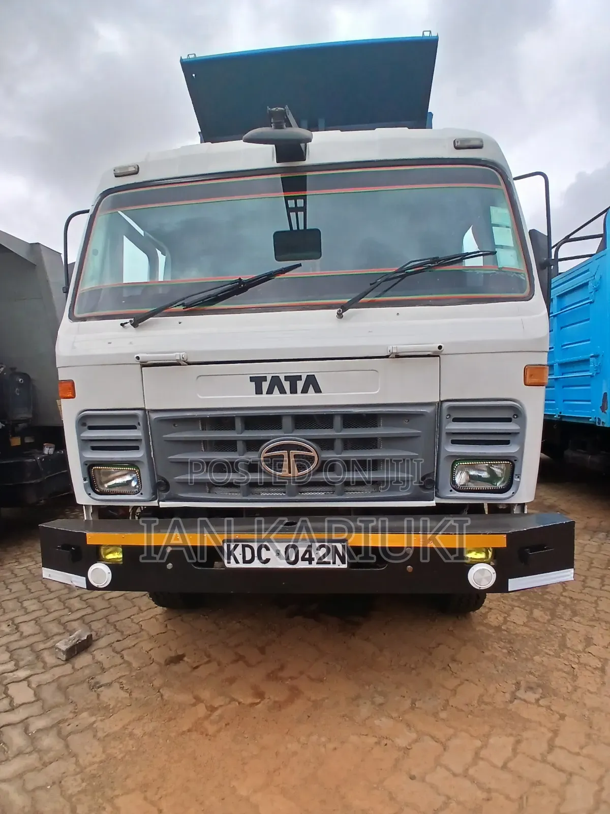 Tata Tipper 2023 White