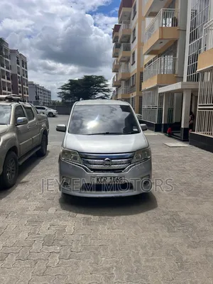 Nissan Serena 2010 Silver
