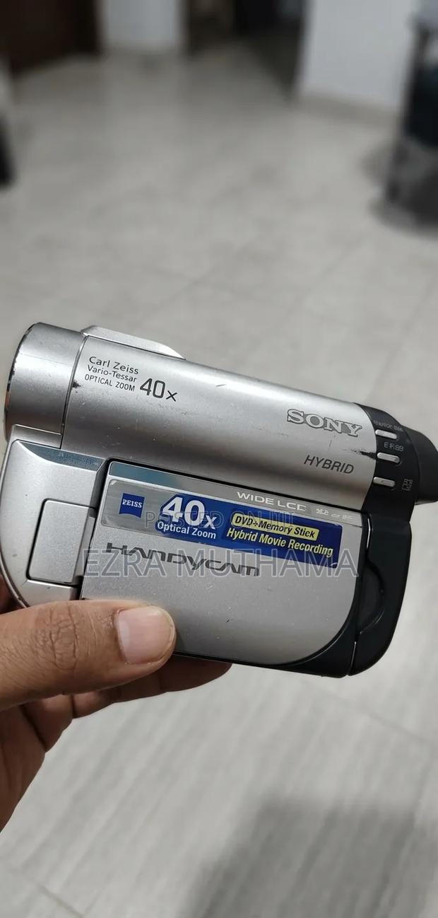 Sony Handycam DCR-Dvd610 DVD Memory Stick Camcoder - thumbnail 2