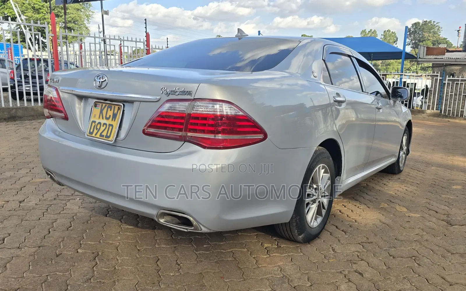 Toyota Crown 2012 Silver