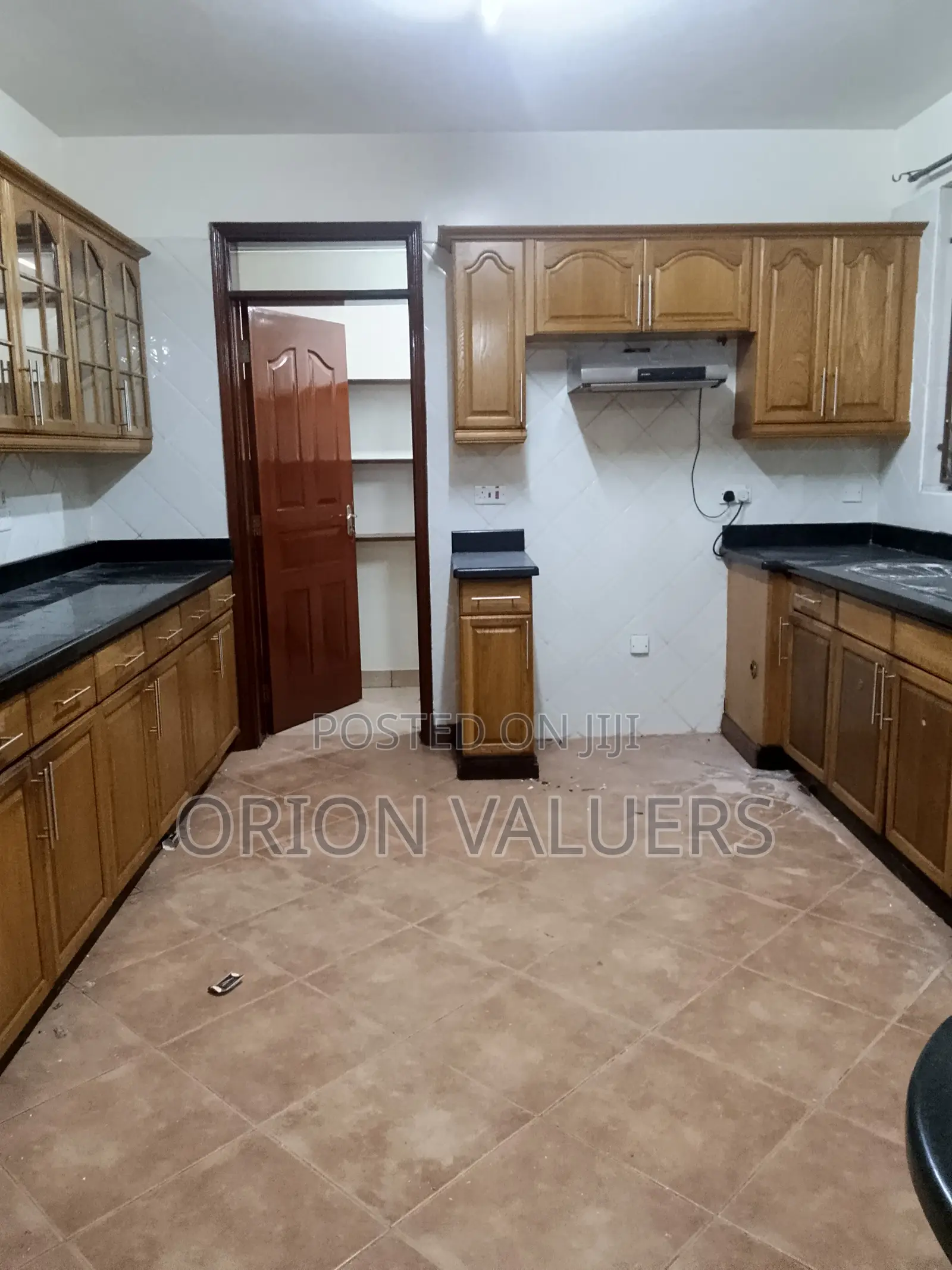 3bdrm Apartment in Lavington, Muthangari for rent
