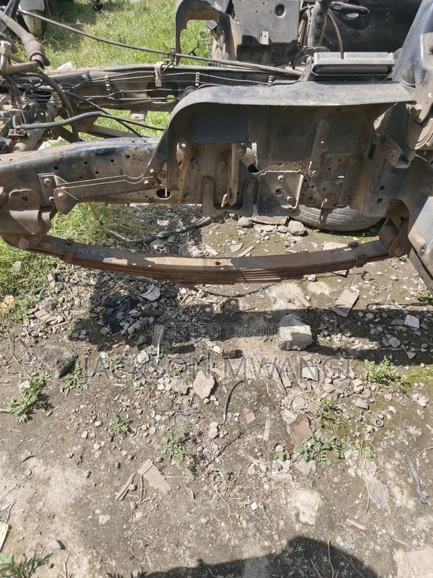 Isuzu Leaf Springs 4.3 Set, Deef Tubes, Backplates, Front Axles - thumbnail 2
