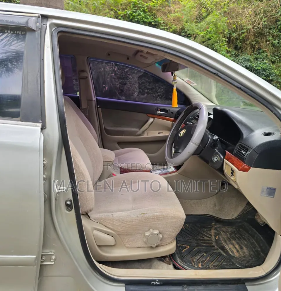 Toyota Premio 2005 Silver