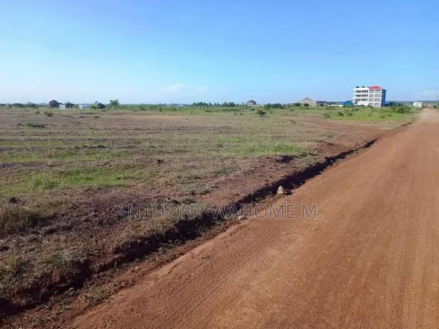 Juja 0.8acres 3km From Jujafarm Tarmac Rd in a Well Developed Area