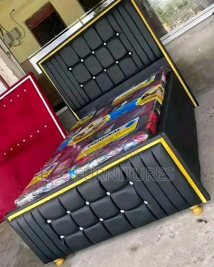 Black Chester Bed