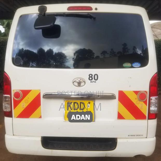 Toyota HiAce 2014 White