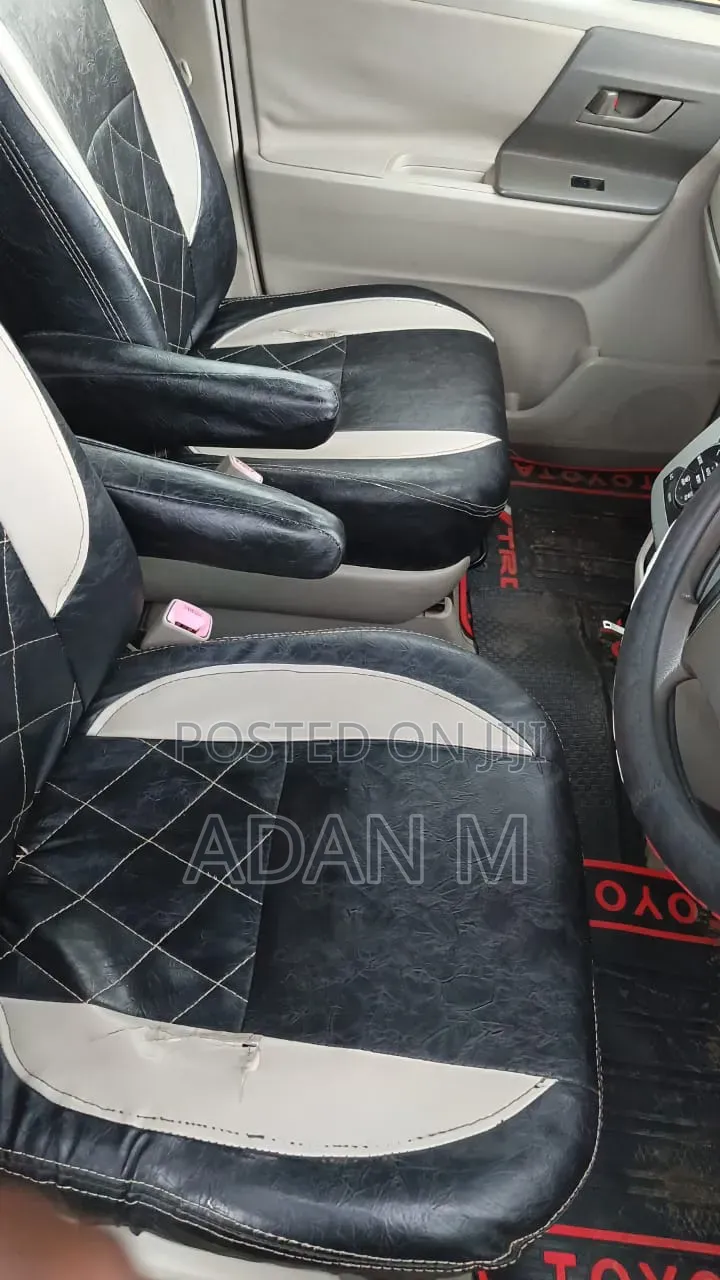 Toyota Noah 2010 White