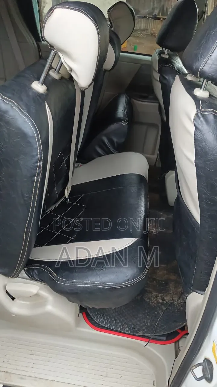 Toyota Noah 2010 White