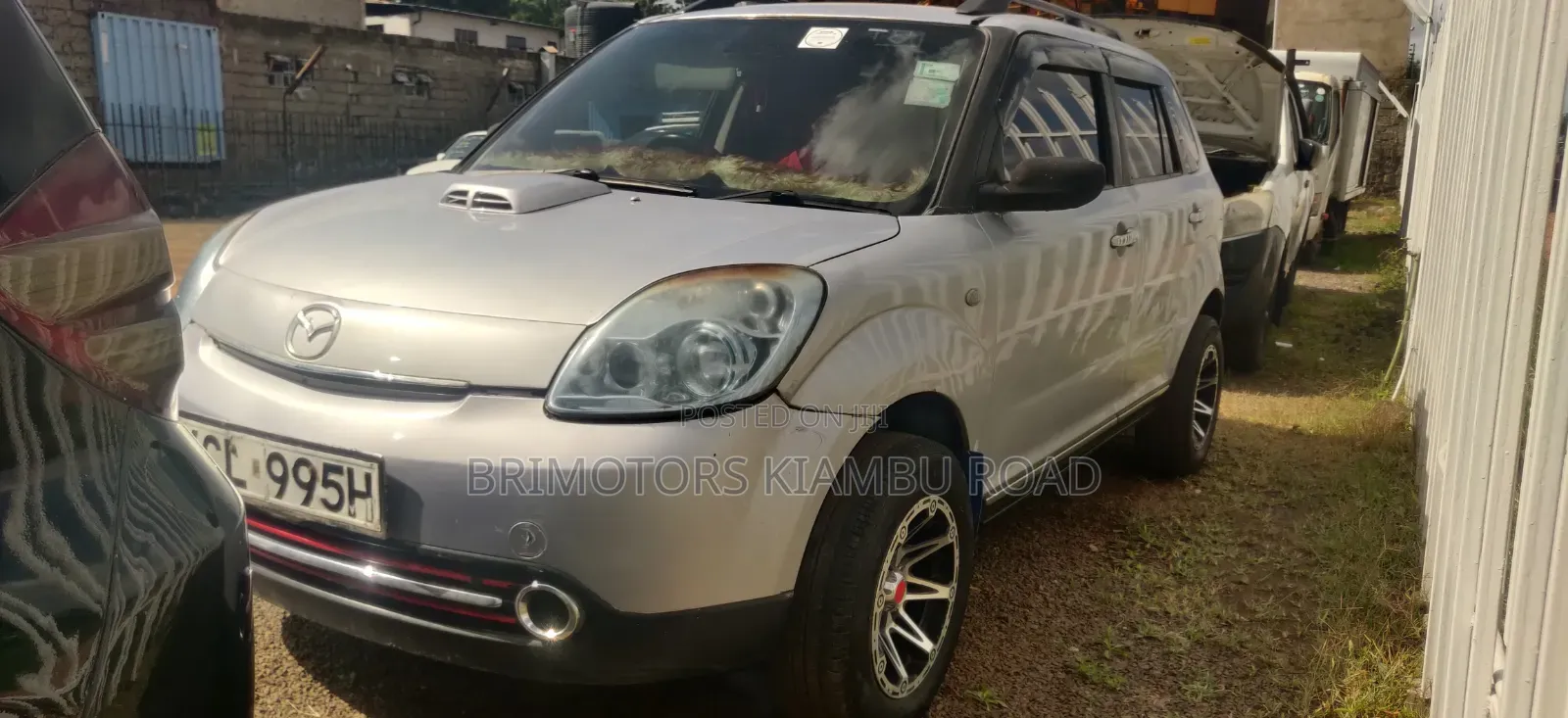Mazda Verisa 2010 Silver