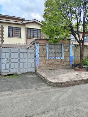 3bdrm Mansion in Greenfields for sale