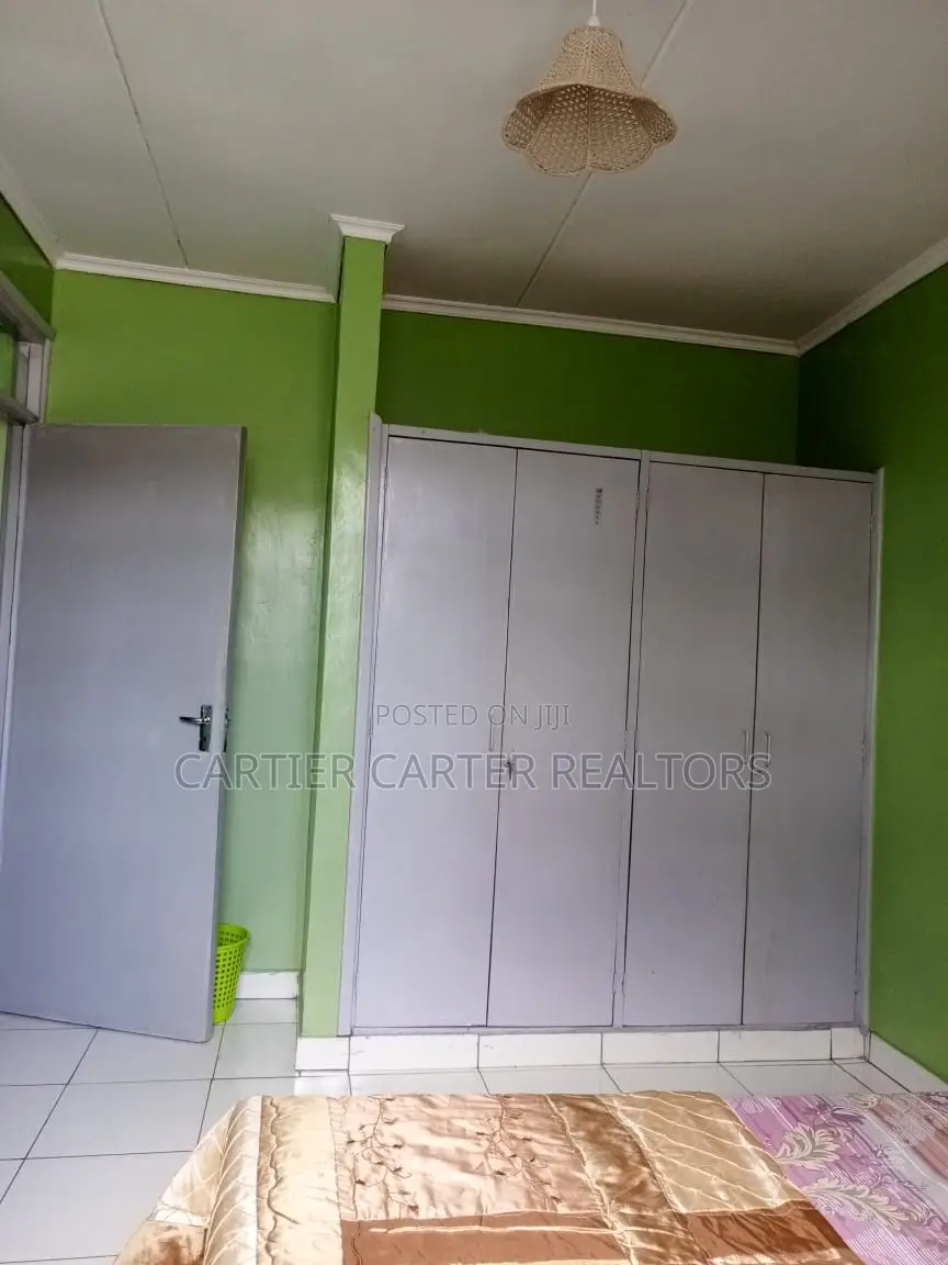 3bdrm Mansion in Greenfields for sale