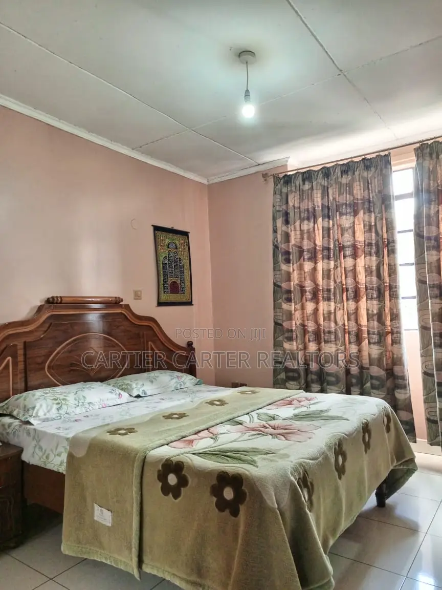 3bdrm Mansion in Greenfields for sale