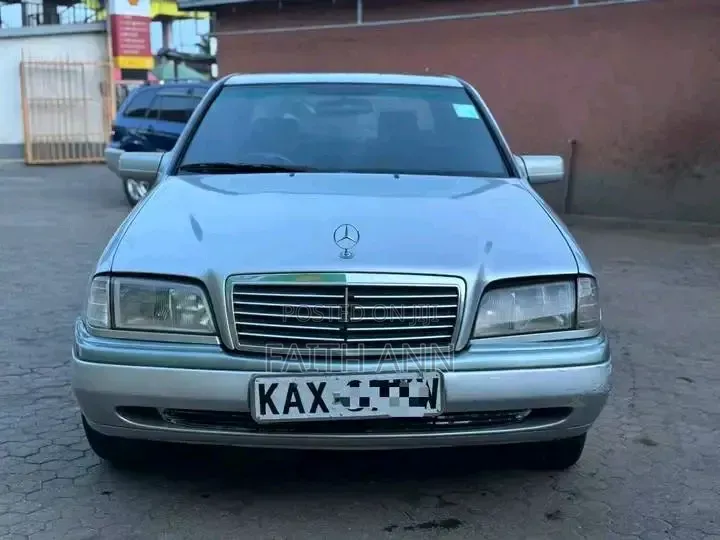 Mercedes-Benz 1117 2007 Gray