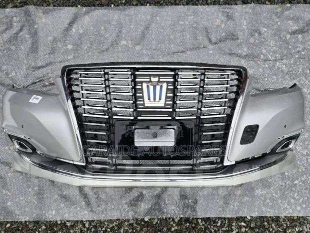 Crown 2018 Front Bumper - main view