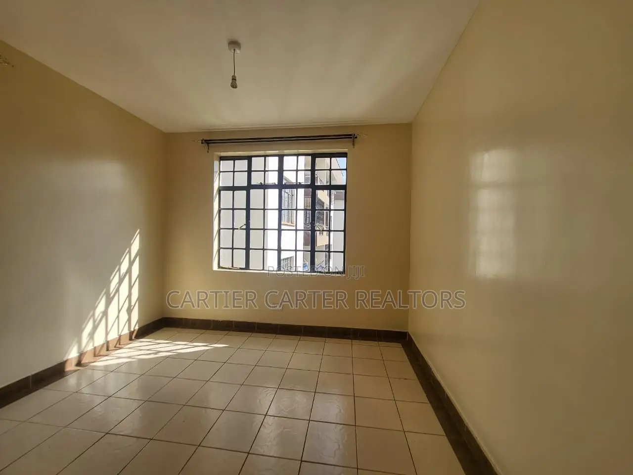 3bdrm Apartment in Komarock for sale