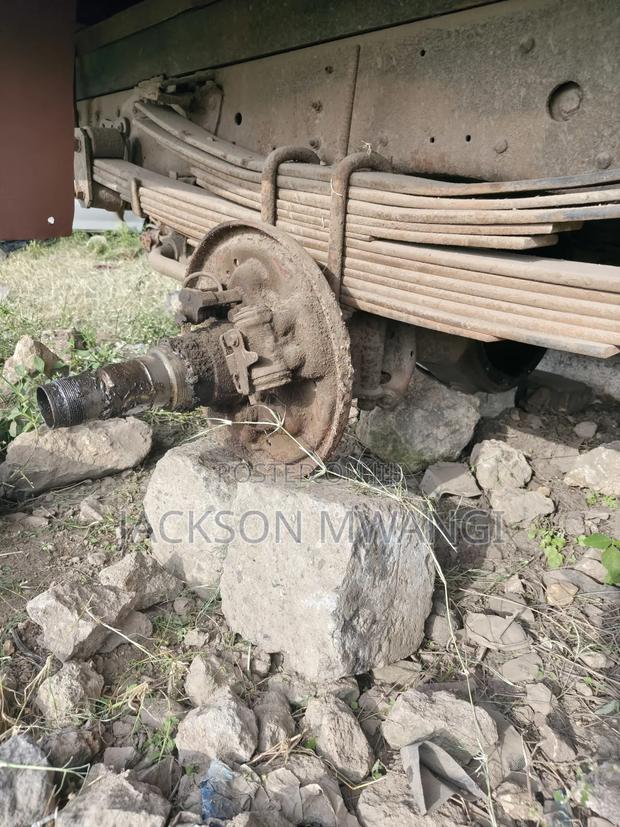 Isuzu Leaf Springs 4.3 Set, Deef Tubes, Backplates, Front Axles - thumbnail 5