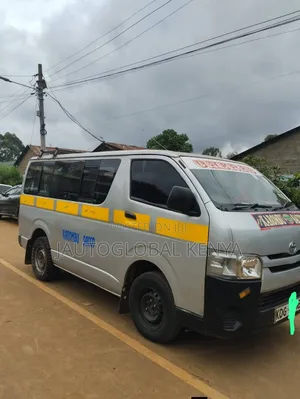 Toyota HiAce 2015 Silver