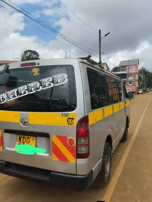 Toyota HiAce 2015 Silver