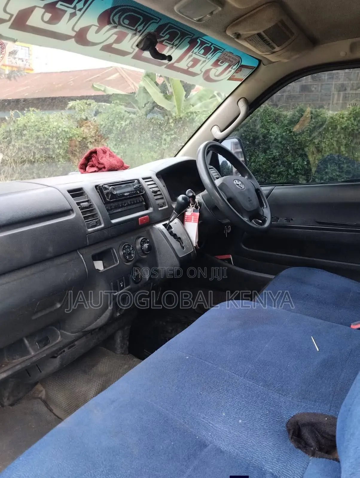 Toyota HiAce 2015 Silver