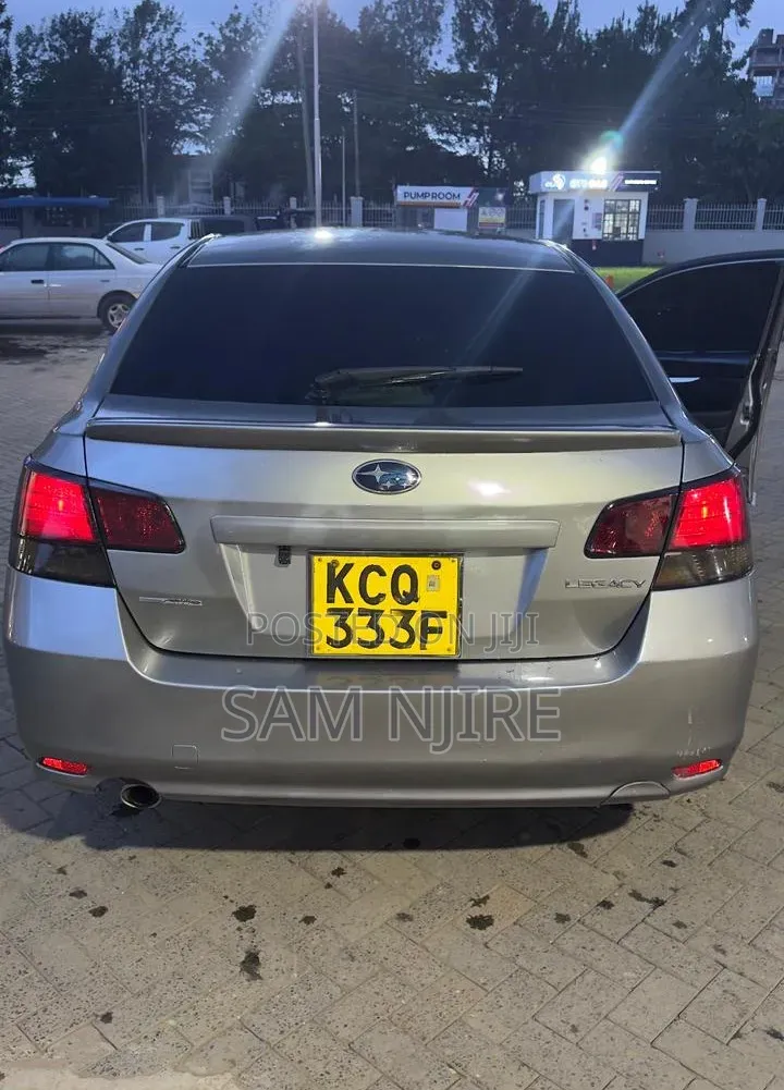 Subaru Legacy 2011 Gray