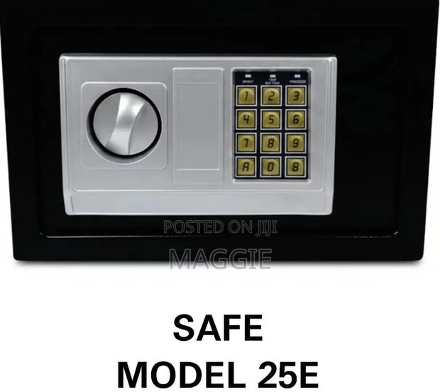 Safe Model 25e - main view