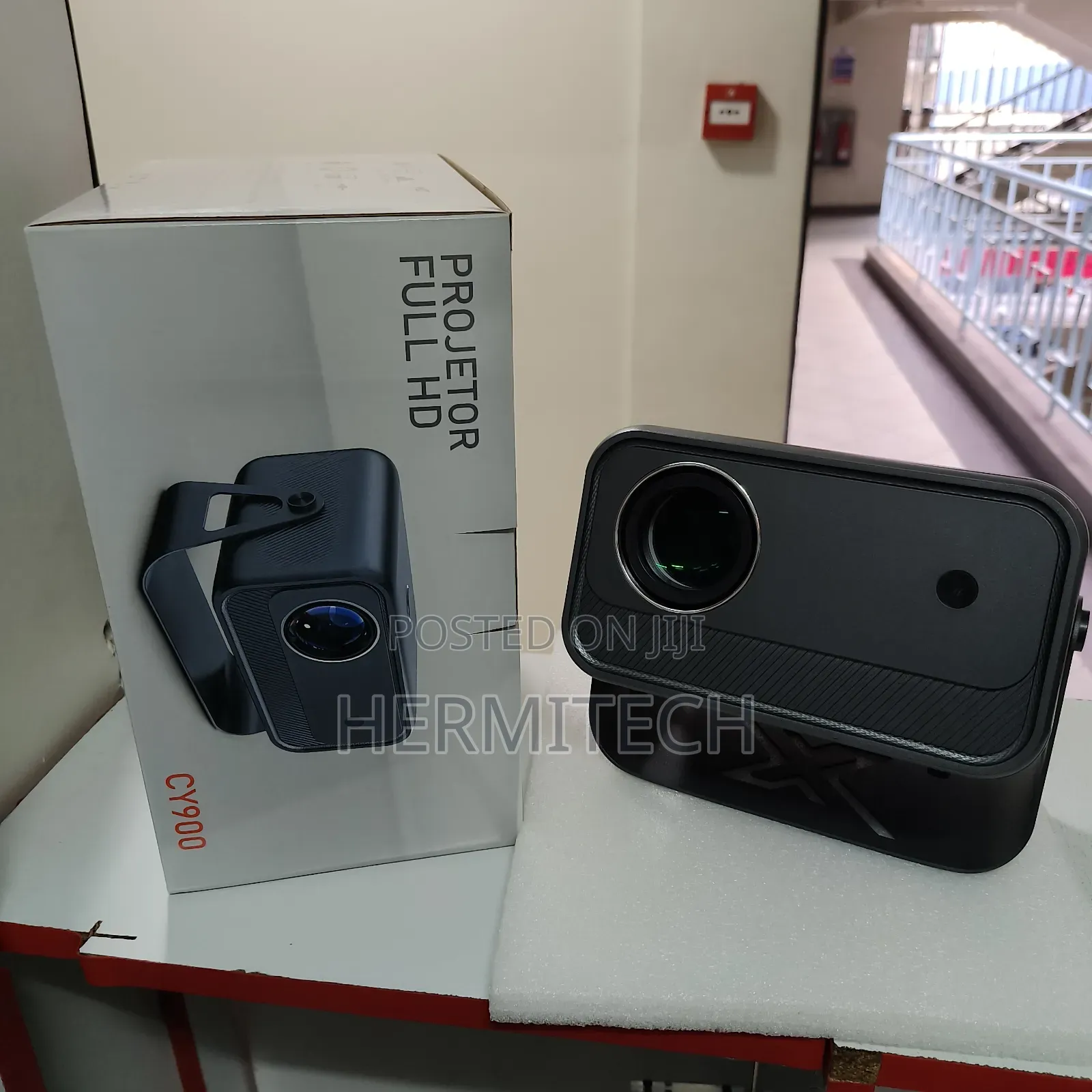 Cy900 Smart Android Home and Outdoor Cinema Projectors