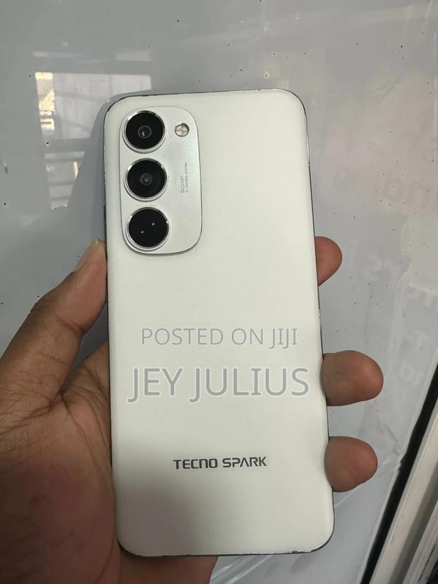 Tecno Spark 40 Pro+ 256 GB White