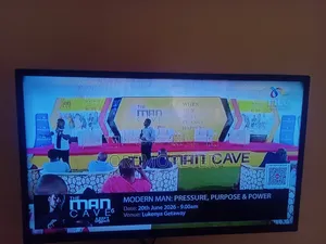 Vitron 32 Inch Digital Tv Plus Tv Box Making It a Smart Tv