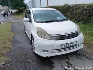 Toyota ISIS 2006 Pearl