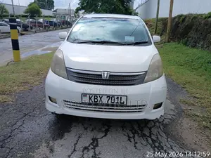 Toyota ISIS 2006 Pearl