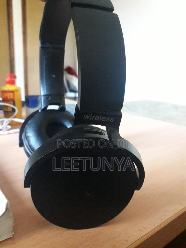 Wireless Headphones - thumbnail 2