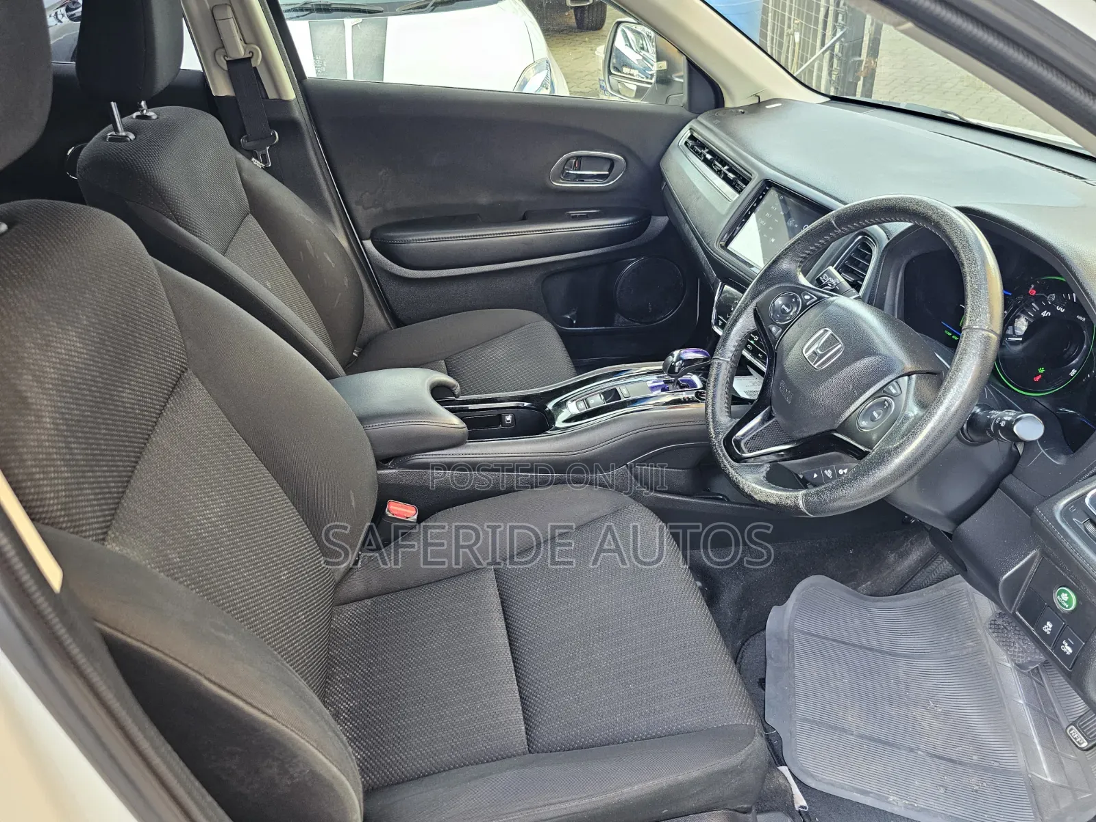 Honda Vezel 2015 White