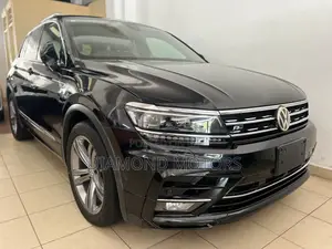 Volkswagen Tiguan 2.0T SEL R-Line AWD 4MOTION 2019 Black