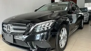 Mercedes-Benz C180 2018 Matt Black