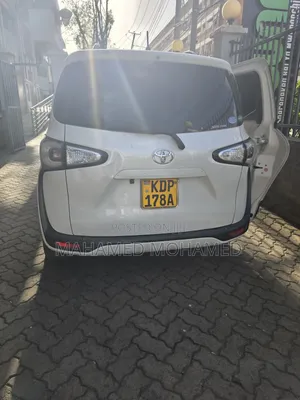 Toyota Sienta 2016 White