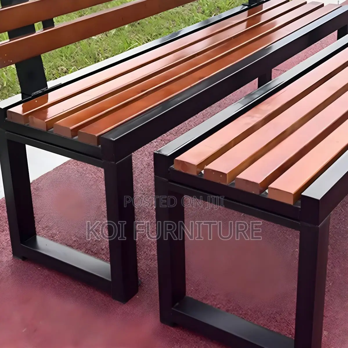 Weather-Resistant Outdoor Garden Bench With Solid Wood Slats