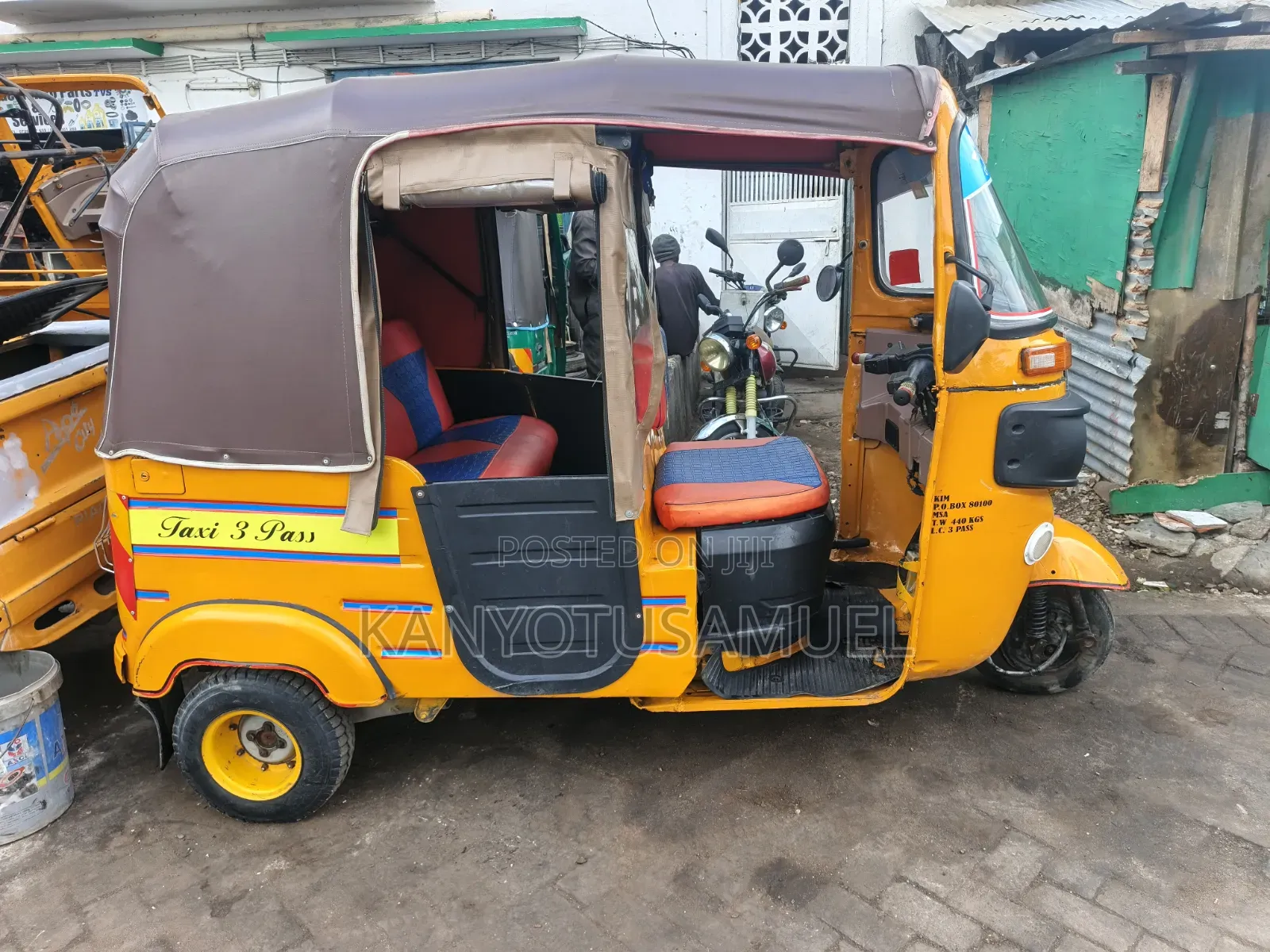 Bajaj RE 2019 Yellow